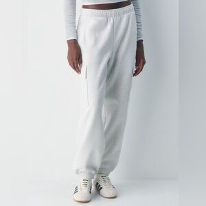 Aritzia Cozy Sweatfleece Mega Cargo Jogger in Heather Cloud White